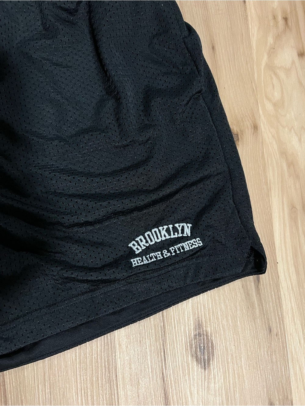 Abercrombie & Fitch Black Mesh Brooklyn
Health and Fitness Club 5" Shorts Mens - Picture 2 of 4